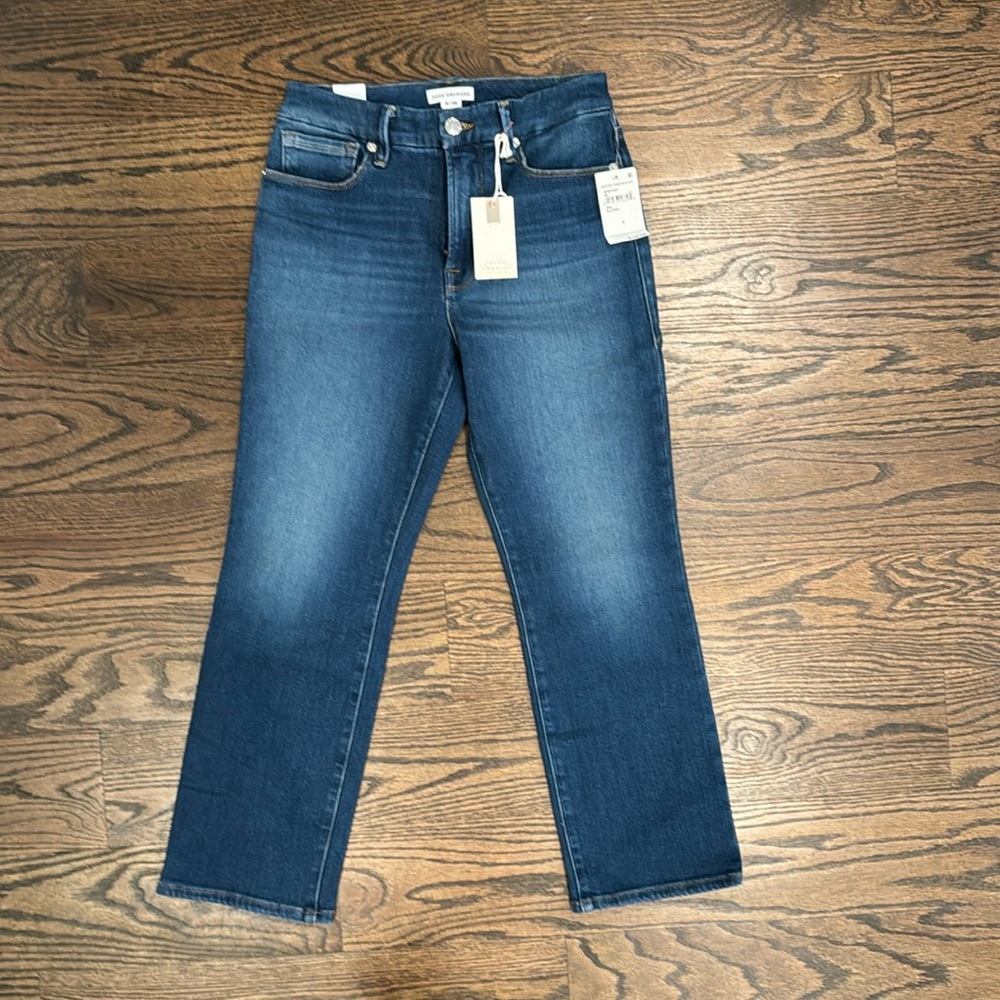 ⭐️NWT⭐️ Good American
Good Petite Straight Jeans